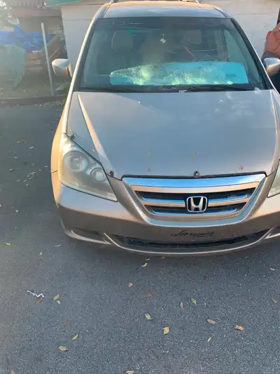 2005 HONDA Odyssey, very well maintained. New windsheld 4 all season alloy wheel. 4 winter tires on...