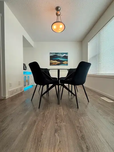 2 bedroom, 2.5 bathroom townhouse with double garage