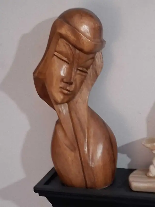 Vintage Handcarved Madonna  in Arts & Collectibles in Edmundston - Image 3