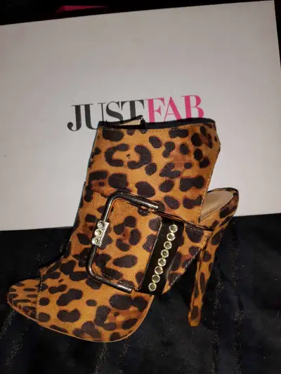 Women's heels {6}, View more