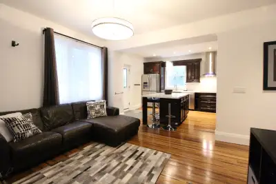 Luxury 2-Bedroom Apartment for Rent – The Beaches, Toronto, View more