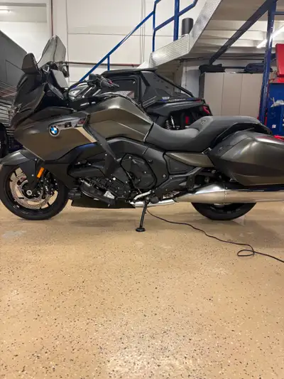 2024 1600B 6000 k. updated speakers and amp ,clock works windshield, 2500 value 12 months factory BM...