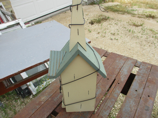 DECORATIVE ALL WOOD METAL VINE CHURCH BIRDHOUSE $20 in Arts & Collectibles in Winnipeg - Image 3