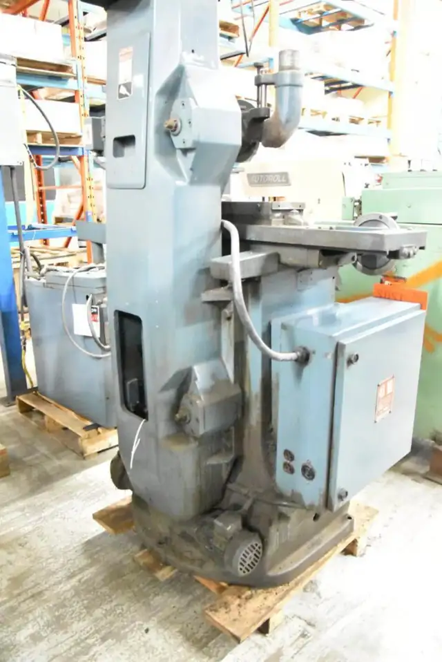 Rectifieuse Jones 540P surface grinder in Other in Drummondville - Image 5