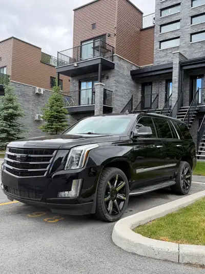 For Sale: 2018 Cadillac Escalade Luxury Asking price: $31,995 Mileage: 98,500 km Transmission: Autom...