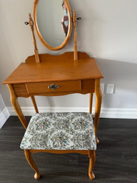 Vanity set. Like New. reduced to $150 firm