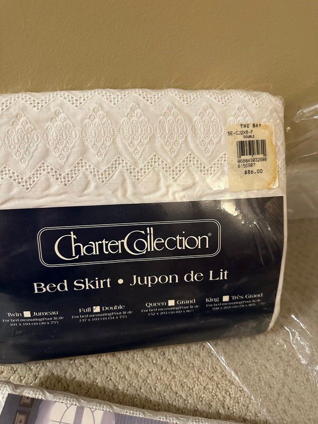 White Eyelet bedding /NEW in packages - Double/ make me an offer in Other in Mississauga / Peel Region - Image 3