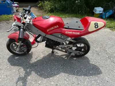 Mini Motorcycle This thing is a little bottle Rocket! Was running and anyone who know their way arou...
