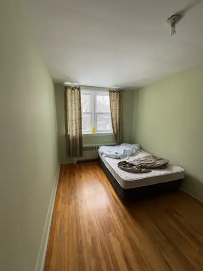Short term room rental (prime location)