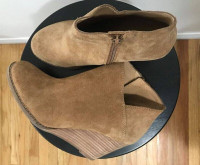 BNWOT- Lucky Brand Genuine Genuine Suede Wedge Boots (6)