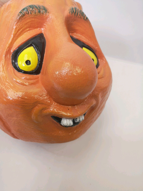 Vintage Halloween Jack O’ Lantern Anthropomorphic planter candy in Arts & Collectibles in Moncton - Image 2