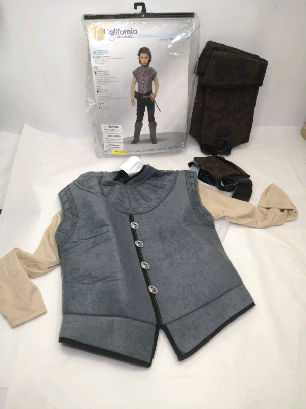 Kids Captain John Smith Halloween Costume youth Large (10-12) in Costumes in Moncton - Image 3