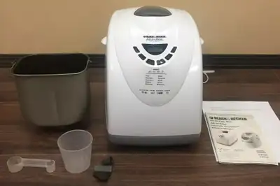 Pour pièces. Machine à pain Black and Decker All-in-one, View more