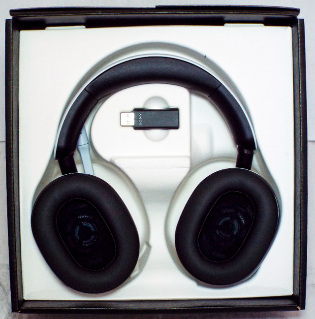 ony INZONE H9 Wireless Over-Ear Gaming Headset with 7.1 Surround in Other in Markham / York Region - Image 3