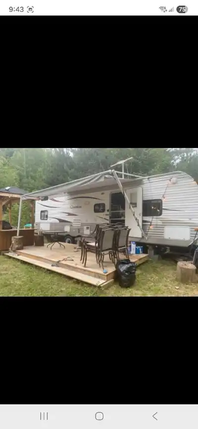2011 Cherokee trailer 33 foot in length. Comes with two propane tanks, sewage wagon. Has queen size...