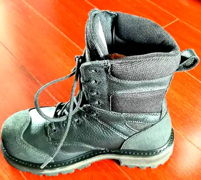 STC Barrier 8" Work Boots. Steel Toe. Size 6.5 The footbed (insole) is 9.1/4 inches. Worn ones. Bran...