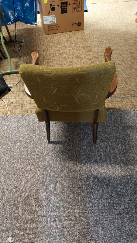 Fifties Vintage Arm Chair in Chairs & Recliners in Regina - Image 3