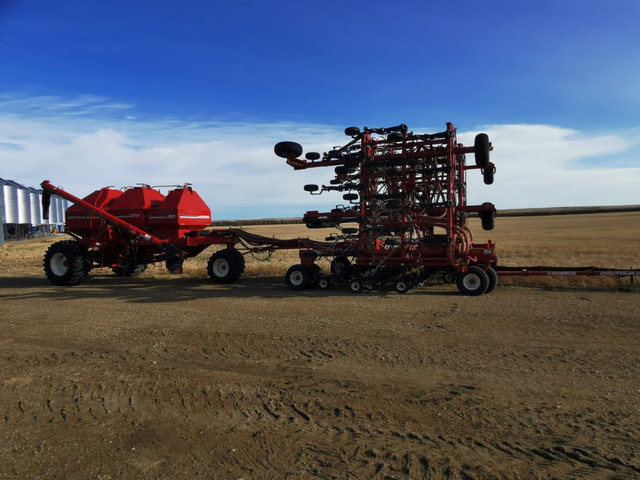 Morris Contour Drill in Farming Equipment in Swift Current - Image 4