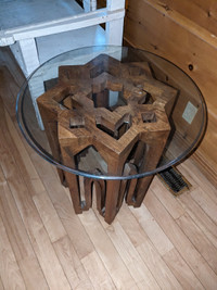 Table d'appoint vitrée en bois exotique