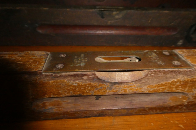Lot de 4 niveaux anciens en bois: 2 Stanley no. 0 (24 et 28"), H dans Art et objets de collection  à Laurentides - Image 2
