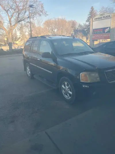 They don't build them like this anymore. 2007 GMC Envoy SLT .5 pass.4.2 6 cylinder engine fully load...