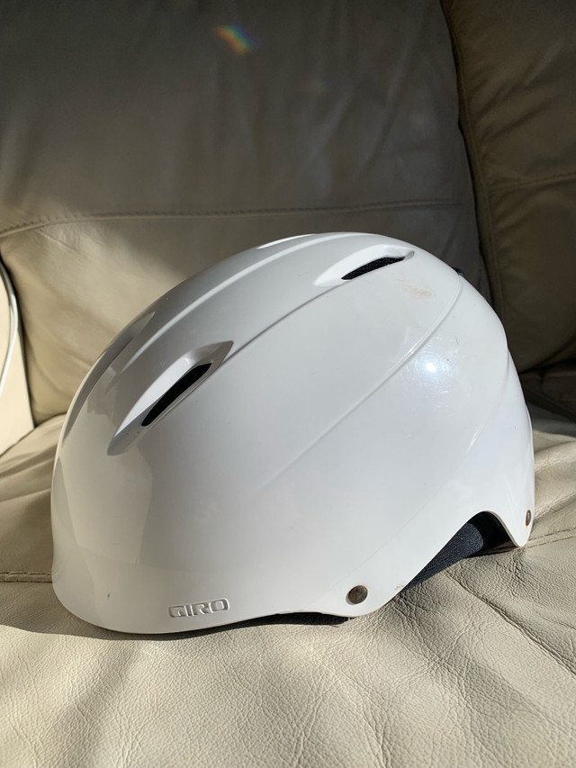 Giro (M) Adjustable Ski/Snowboard Helmet - White in Ski in Bedford