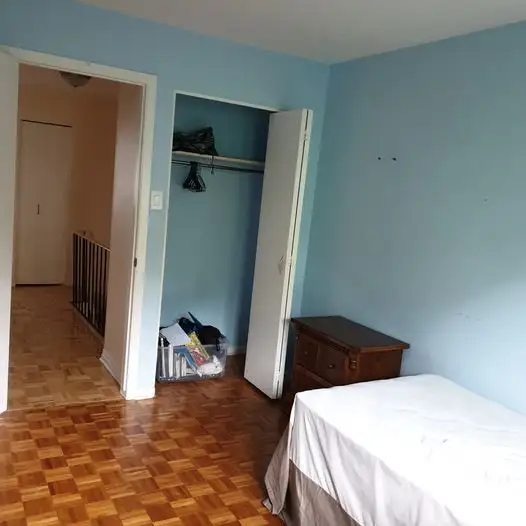Private room for rent in 5 bed 2 bath house in Gloucester. in Room Rentals & Roommates in Ottawa - Image 6