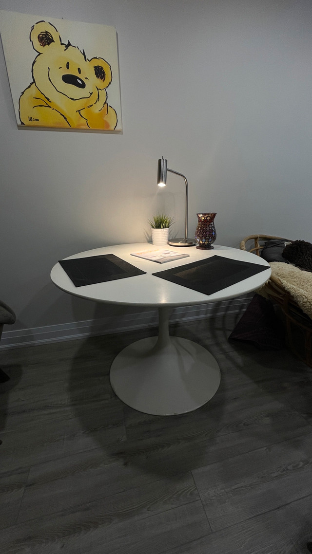 MCM Tulip Dining table dupe! in Dining Tables & Sets in Guelph