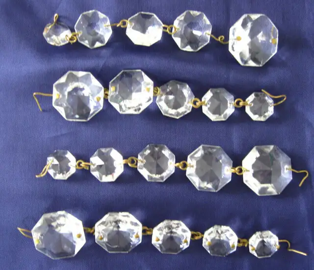 BRINS DE LUSTRE EN CRYSTAL PLAFONIER VINTAGE STRANDS OF CRYSTAL in Indoor Lighting & Fans in West Island - Image 4