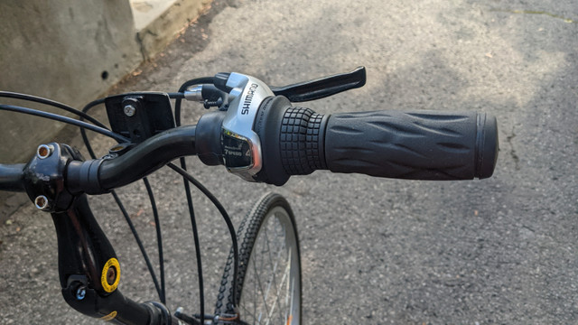 Velo hybrid Minelli Silhouette dans Randonnée, ville et hybrides  à Ouest de l’Île - Image 3