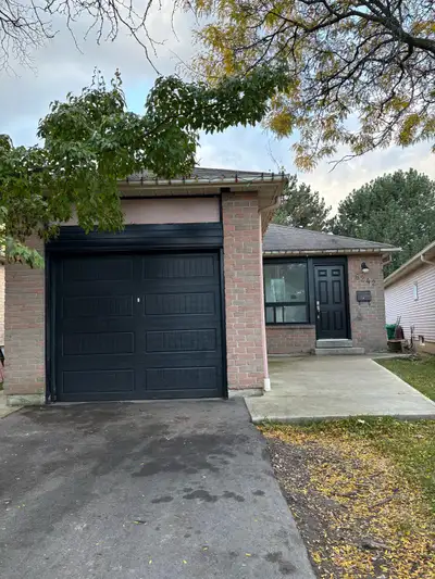 Bungalow in the Meadowvale area on a quiet street with a finished basement for rent starting Nov 1st...