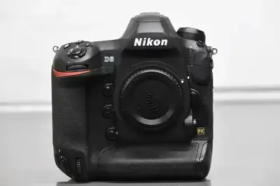 Nikon D6 in mint condition with box with all accessories, View more