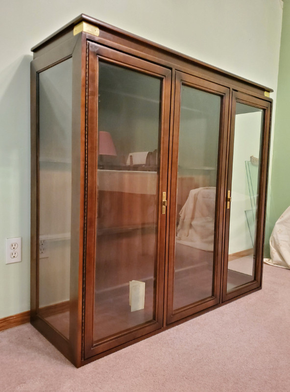 Glass Upper China Cabinet in Hutches & Display Cabinets in Edmonton - Image 2
