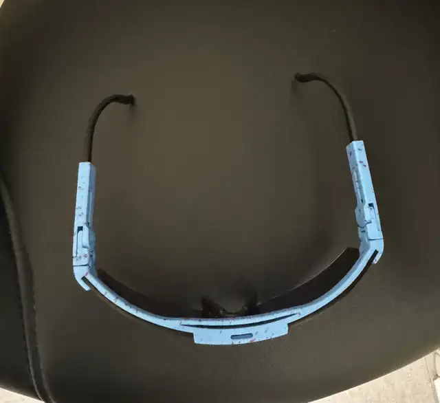 shield-style sports sunglasses mirrored in Other in Winnipeg - Image 6