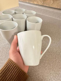 8 White coffee mugs