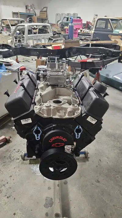 Brand New 350 SBC 4 bolt main , 290-310HP w/ 3 year unlimited km warranty. Hasn't been broken in yet...