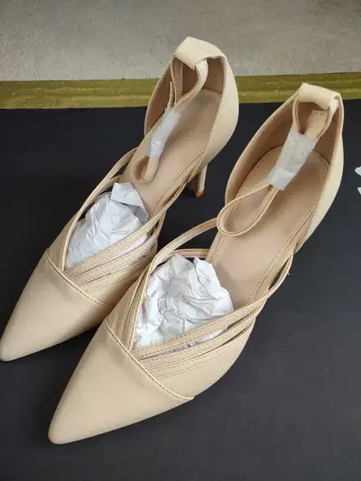 Coutgo women shoes size 7, Kanata, ottawa, View more