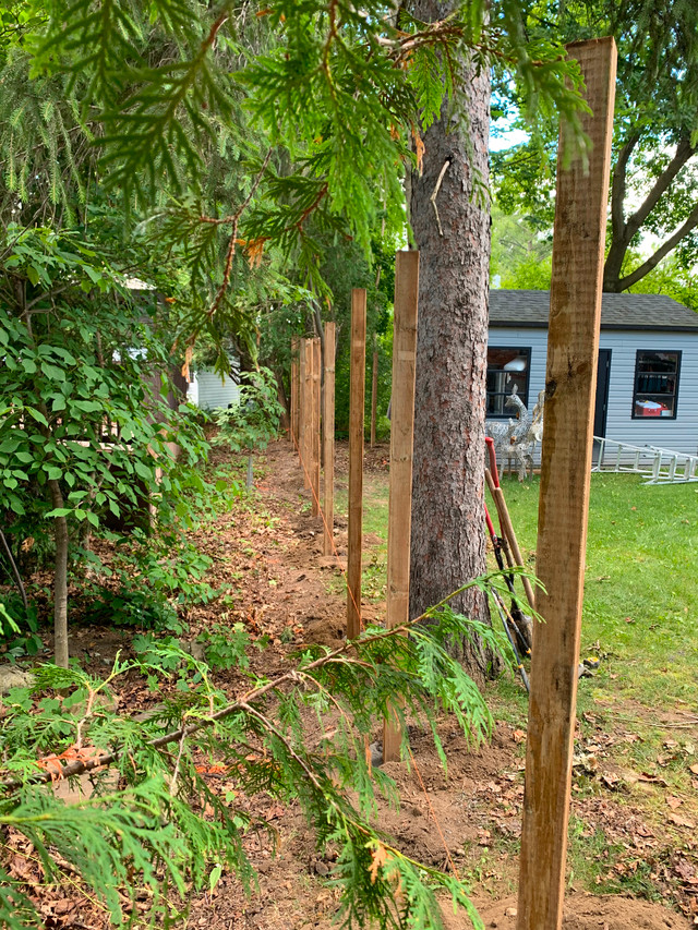 Trous clôture / Fence Post Holes dans Autre  à Ville de Montréal - Image 3