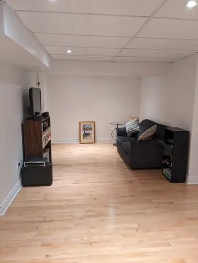 $1600 4 1/2 meublé 3 minutes metro Outremont