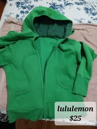 LULULEMON ZIP UP HOODIE (size tag is missing but think its mediu, View more