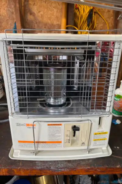 like new Kerosene Heater Only used once Bought new at Canadian Tire Asking 150.00