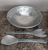 Wilton Armetale Original Pewter Fruit Pattern Salad Serving Bowl