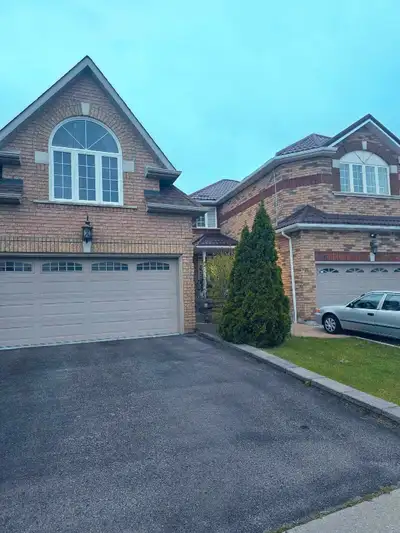 One Bedroom Available in 2-bedroom Basement – Girls Only