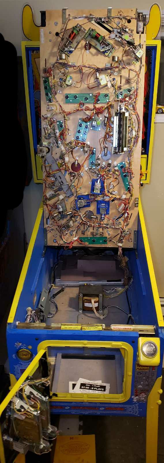 Pinball machine a boules Rocky and Bullwinkle dans Jouets et jeux  à Ouest de l’Île - Image 3