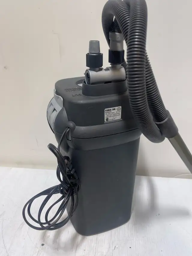 Fluval 205 External Filter in Accessories in City of Montréal - Image 5