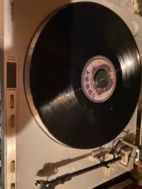 Tourne disque turntable hitachi Ht 40s ,vintage