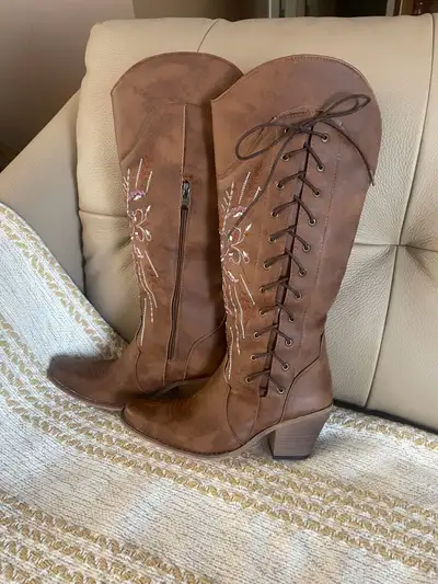 I am selling 2 great pairs of size 6 (36) western boots with embroidery. They are brand new, never u...