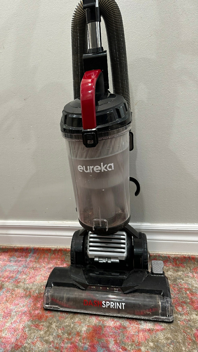 Eureka Powerful Vacuum for Sale - Excellent Condition! in Vacuums in Oakville / Halton Region