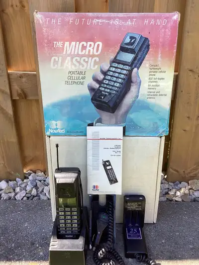 NOVATEL  CLASSIC CELL PHONE-MODEL PTR-800, View more