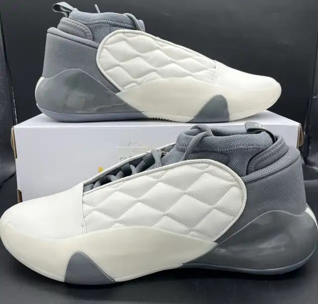 basketball shoes in Men's Shoes in Oshawa / Durham Region - Image 2